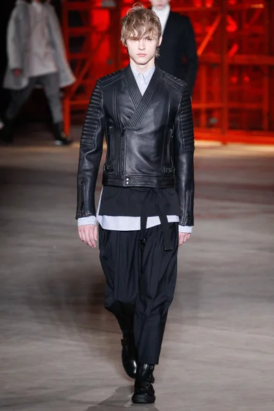 Look 29